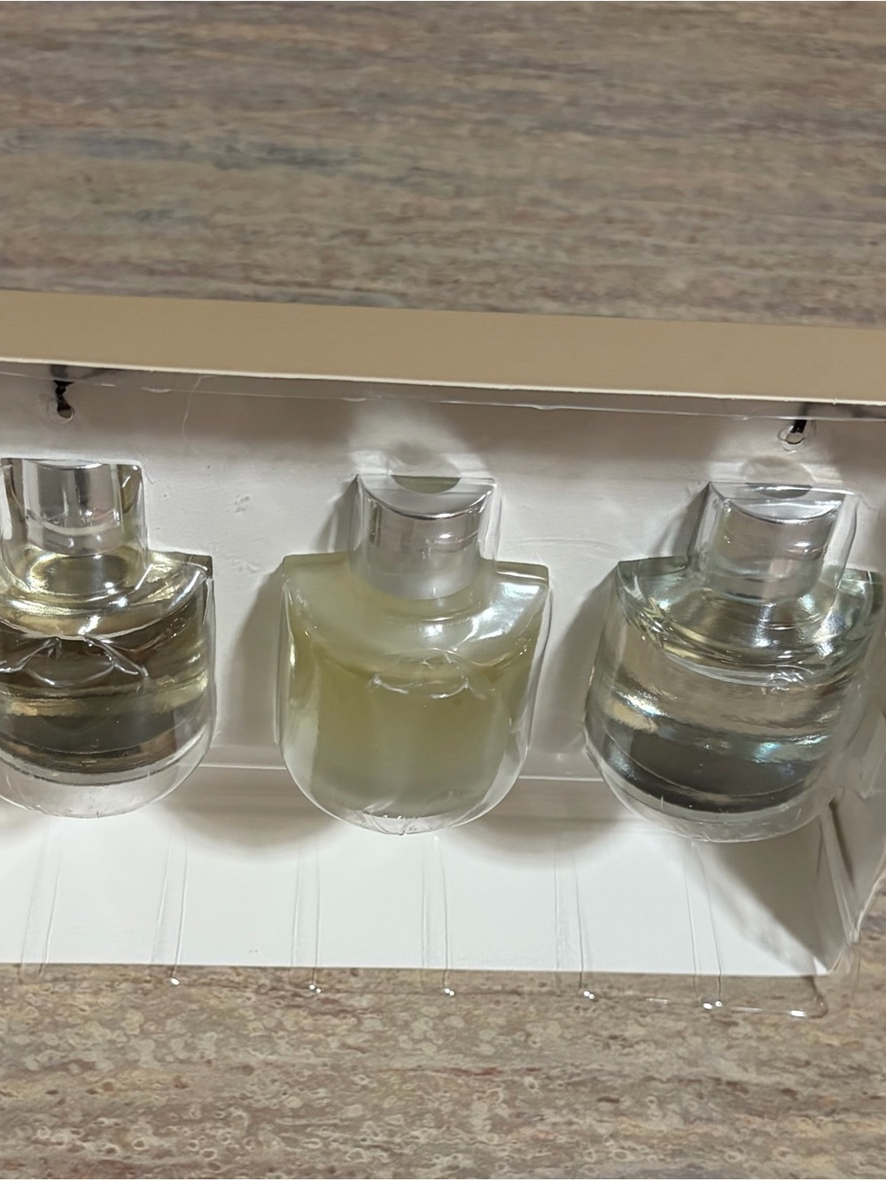 3-Scent Reed Diffuser Set with Reeds - Picture 10 of 16